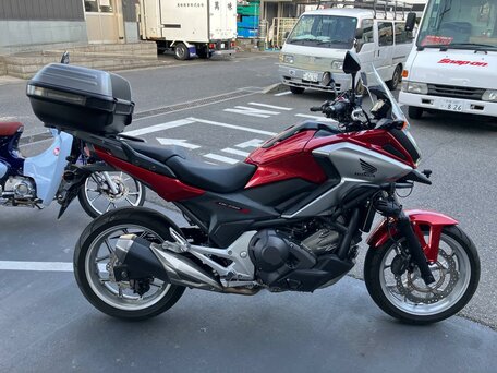 2017 Honda NC 750X, красный, 755000 рублей, вид 2