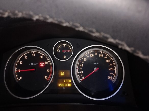 2011 Opel Astra H Рестайлинг, серебристый, 480000 рублей - вид 1