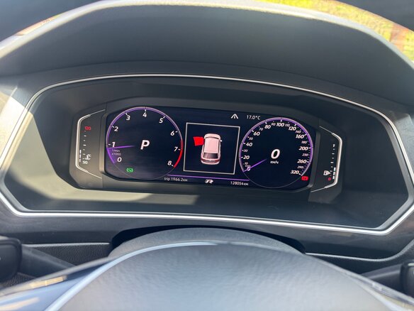 2019 Volkswagen Tiguan II, серебристый - вид 11