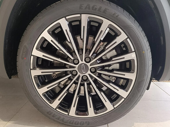 2026 Geely Monjaro I, зелёный - вид 4