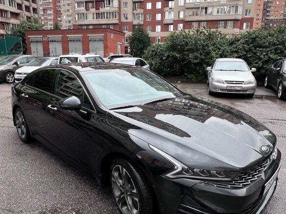 2020 Kia K5 III, чёрный, 2890000 рублей - вид 2
