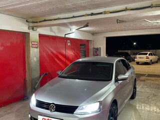 2013 Volkswagen Jetta VI, серебристый, 990000 рублей, вид 4