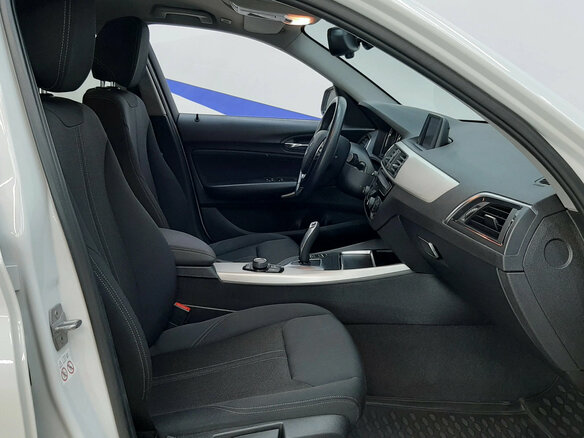 2018 BMW 1 серии 118i II (F20/F21) Рестайлинг 2, белый, 1539000 рублей - вид 10