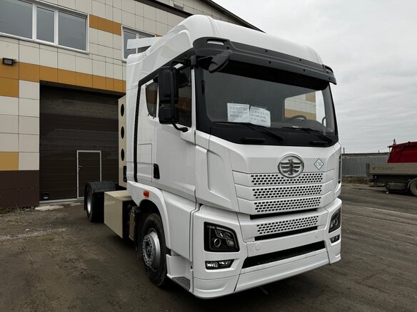 2024 FAW JH6, белый, 10500000 рублей