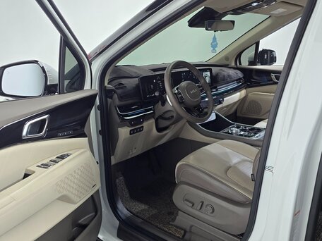2024 Kia Carnival IV Рестайлинг, белый, 5060000 рублей, вид 3