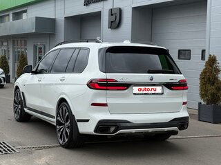 2022 BMW X7 40i I (G07) Рестайлинг, белый, 12000000 рублей, вид 3