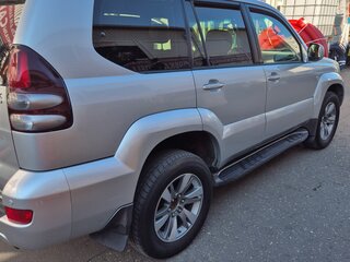 2005 Toyota Land Cruiser Prado 4-speed 120 Series, серебристый, 2550000 рублей, вид 5