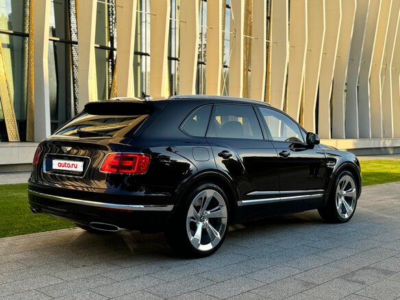 2016 Bentley Bentayga I, коричневый, 8700000 рублей - вид 8