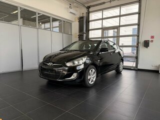 2012 Hyundai Solaris I, чёрный, 600000 рублей, вид 3