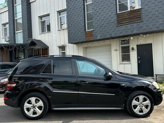 2009 Mercedes-Benz M-Класс 320 II (W164) Рестайлинг, чёрный, 1150000 рублей, вид 3