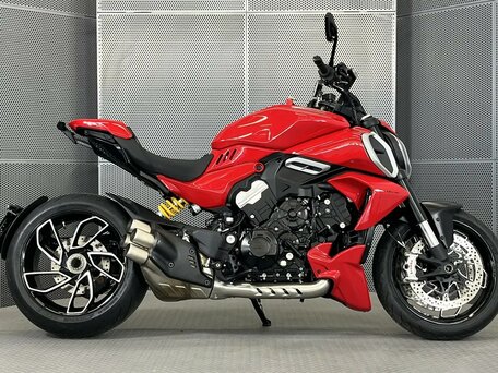 2023 Ducati Diavel V4, красный, 2169000 рублей, вид 1