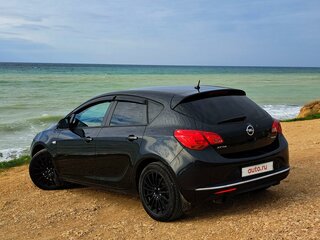 2013 Opel Astra J Рестайлинг, чёрный, 833000 рублей, вид 4