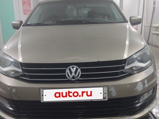 2016 Volkswagen Polo V Рестайлинг, бежевый, 550000 рублей, вид 2