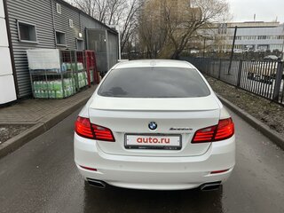 2013 BMW 5 серии M550d xDrive VI (F10/F11/F07) Рестайлинг, белый, 3500000 рублей, вид 4