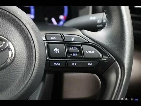 2022 Toyota Yaris Cross I, чёрный - вид 13