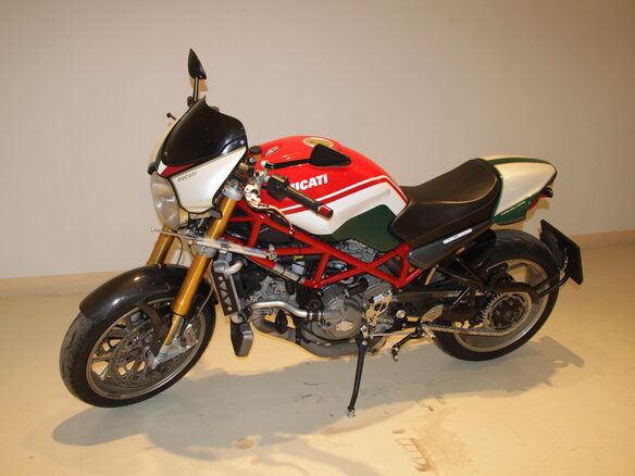 2006 Ducati Monster S4, красный - вид 8