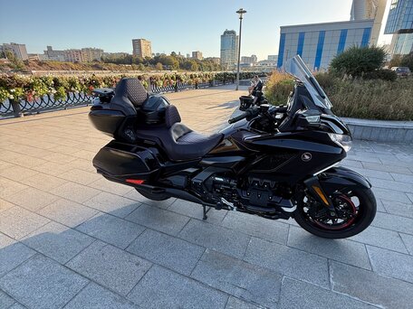 2023 Honda GL 1800 Gold Wing, фиолетовый, 3999000 рублей, вид 1