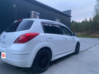 2012 Nissan Tiida I Рестайлинг, белый, 800000 рублей, вид 4