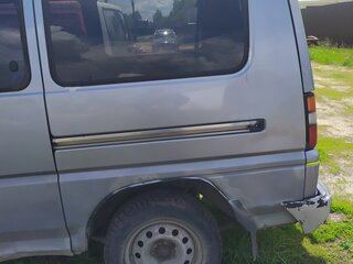 1991 Mitsubishi Delica III, голубой, 300000 рублей, вид 5
