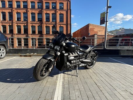2023 Triumph Rocket 3, красный, 2500000 рублей, вид 1