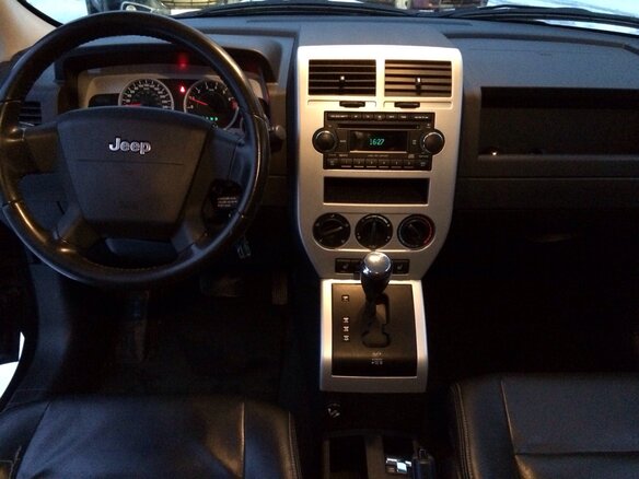 2007 Jeep Liberty (Patriot), чёрный - вид 6