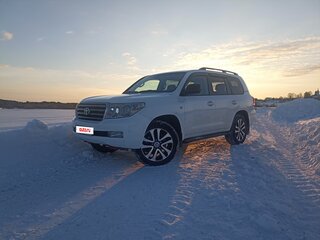 2010 Toyota Land Cruiser 200 Series, белый, 3000000 рублей, вид 2