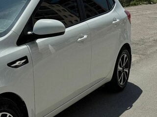 2017 Kia Rio III Рестайлинг, белый, 900000 рублей, вид 5