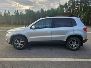2010 Volkswagen Tiguan I, серебристый, 1000000 рублей, вид 4