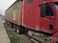 2002 Freightliner Columbia, красный, 2500000 рублей - вид 2