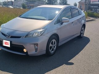 2011 Toyota Prius III Рестайлинг (XW30), белый, 968000 рублей, вид 3
