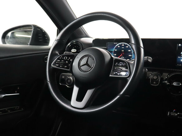 2019 Mercedes-Benz A-Класс 200 IV (W177), чёрный, 1820000 рублей - вид 14