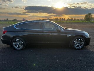 2010 BMW 5 серии Gran Turismo 535d xDrive VI (F10/F11/F07), чёрный, 1650000 рублей, вид 3