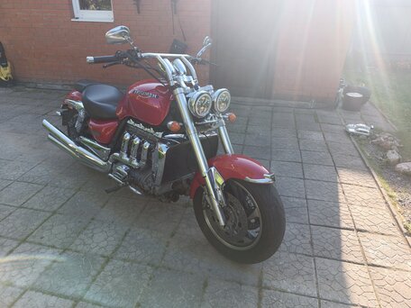 2005 Triumph Rocket 3, красный, 675000 рублей, вид 3