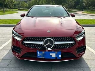 2020 Mercedes-Benz A-Класс 180 Long IV (W177), красный, 1740000 рублей, вид 2