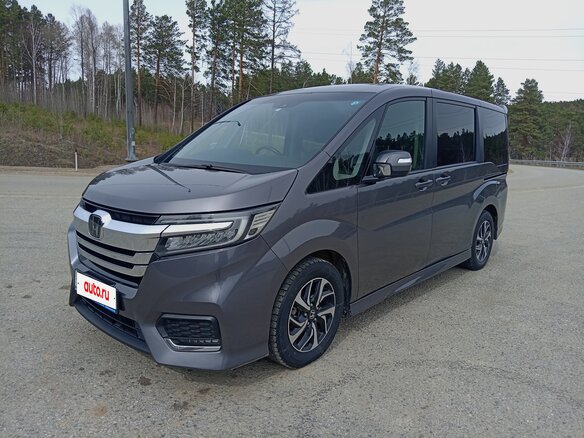 2020 Honda Stepwgn Spada V Рестайлинг, серый, 2325000 рублей - вид 1