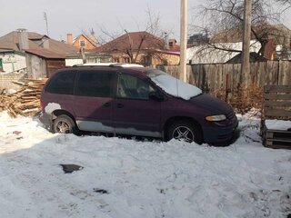 1999 Plymouth Voyager III, красный, 250000 рублей, вид 2