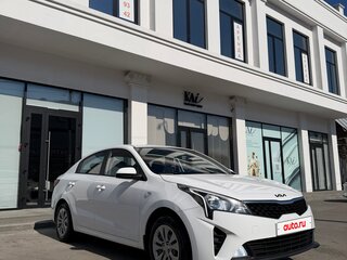 2021 Kia Rio IV Рестайлинг, белый, 1290000 рублей, вид 3
