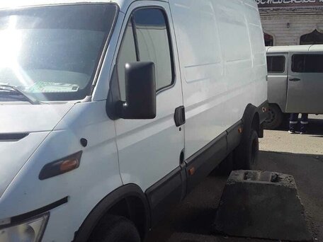 2003 Iveco Daily, белый, 700000 рублей, вид 1