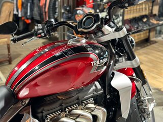 2023 Triumph Rocket 3, красный, 2990000 рублей, вид 5