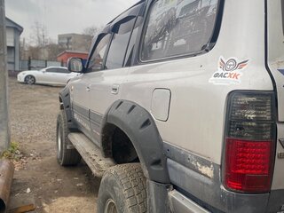 1996 Toyota Land Cruiser 80 Series Рестайлинг, серебристый, 2500000 рублей, вид 4