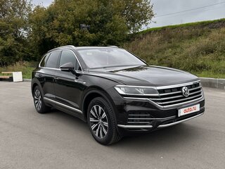 2018 Volkswagen Touareg III, коричневый, 5488000 рублей, вид 2