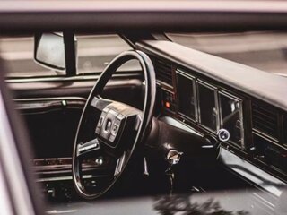 1985 Lincoln Town Car I, жёлтый, 6300000 рублей, вид 3