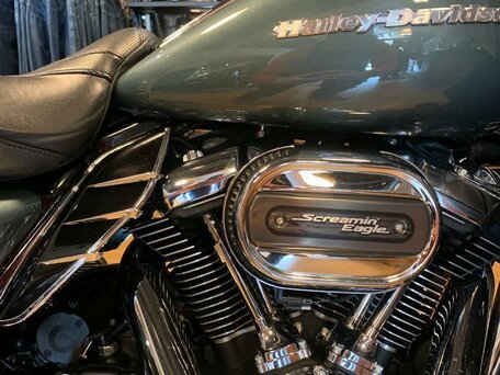 2020 Harley-Davidson Electra Glide, зелёный, 3250000 рублей, вид 2