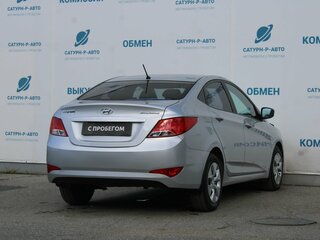2015 Hyundai Solaris I Рестайлинг, серебристый, 990000 рублей, вид 5