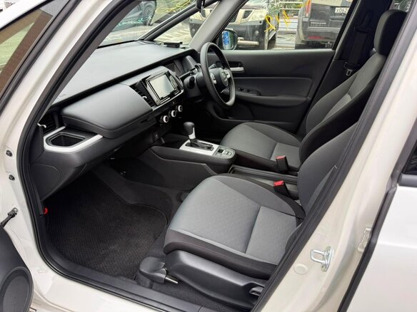 2022 Honda Fit IV, белый - вид 9
