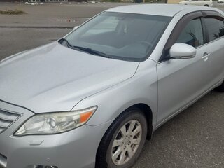 2009 Toyota Camry VI (XV40) Рестайлинг, серебристый, 1350000 рублей, вид 1