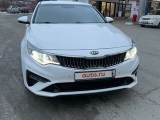 2018 Kia Optima IV Рестайлинг, белый, 2500000 рублей, вид 3