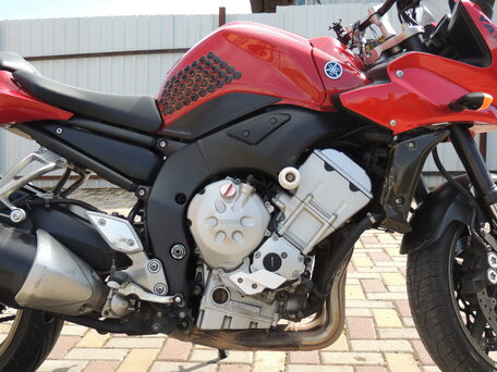 2009 Yamaha FZ1, красный, 630000 рублей, вид 4