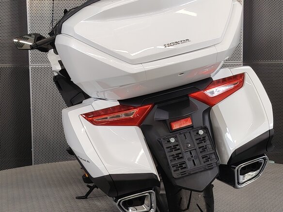 2026 Honda GL 1800 Gold Wing, белый, 3777000 рублей - вид 6