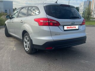 2017 Ford Focus III Рестайлинг, серебристый, 950000 рублей, вид 3